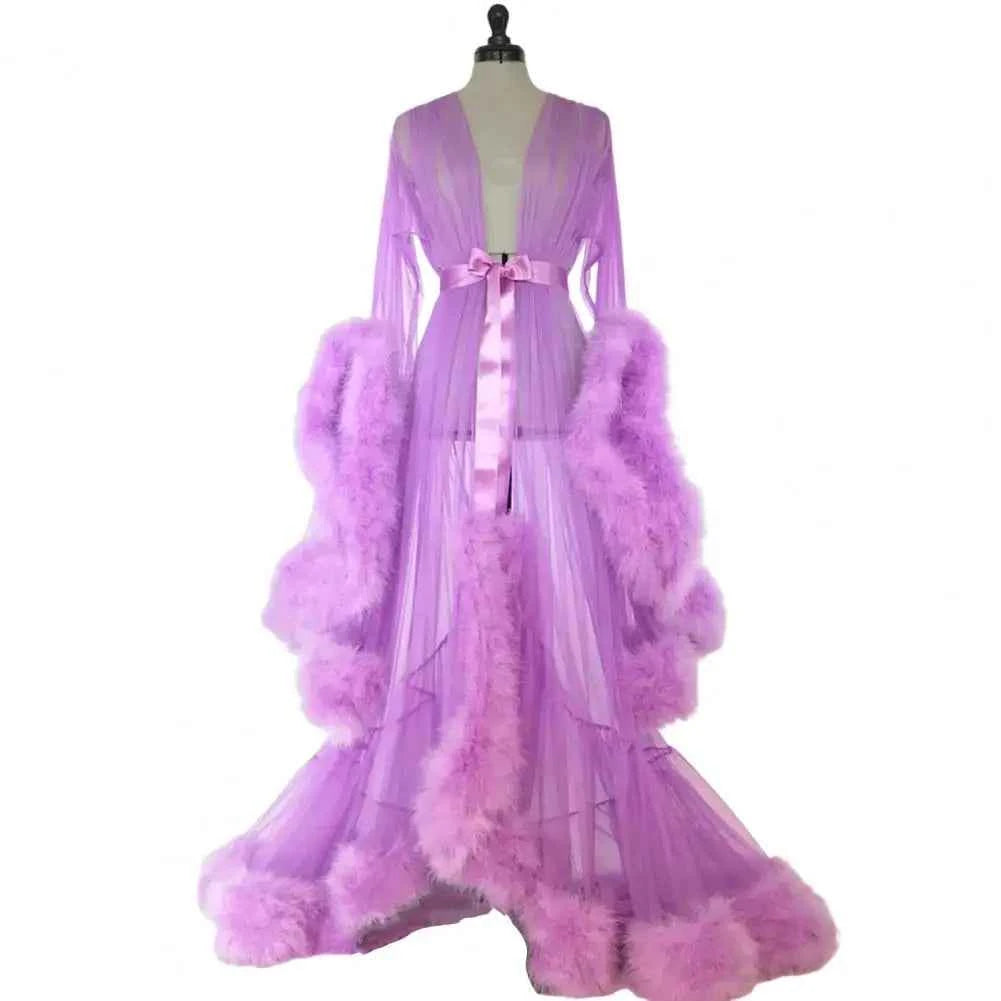 Robe longue en mesh à manches flamboyantes