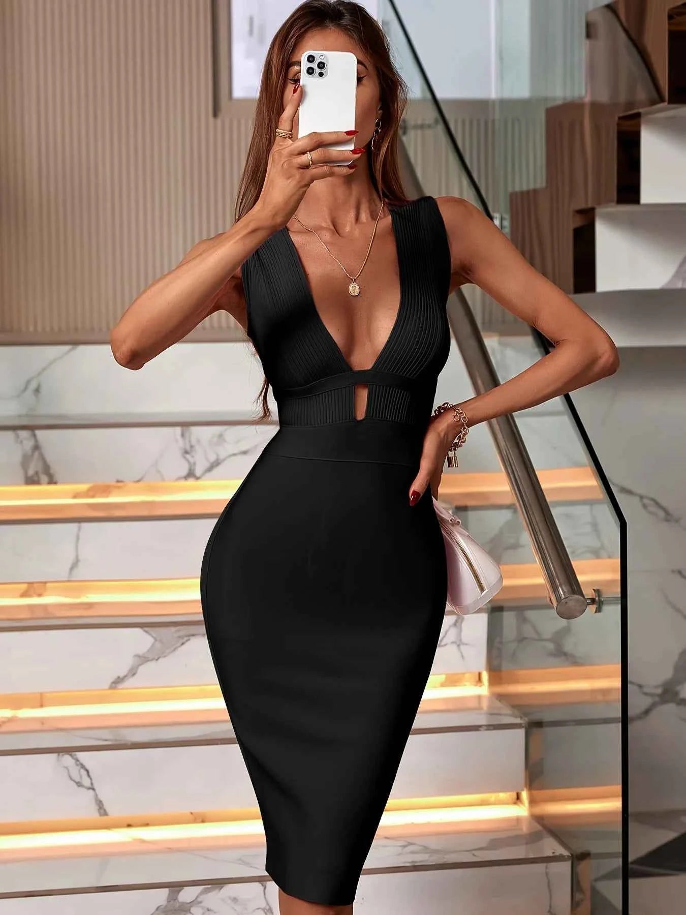 Robe Midi Noire Élégante Femme