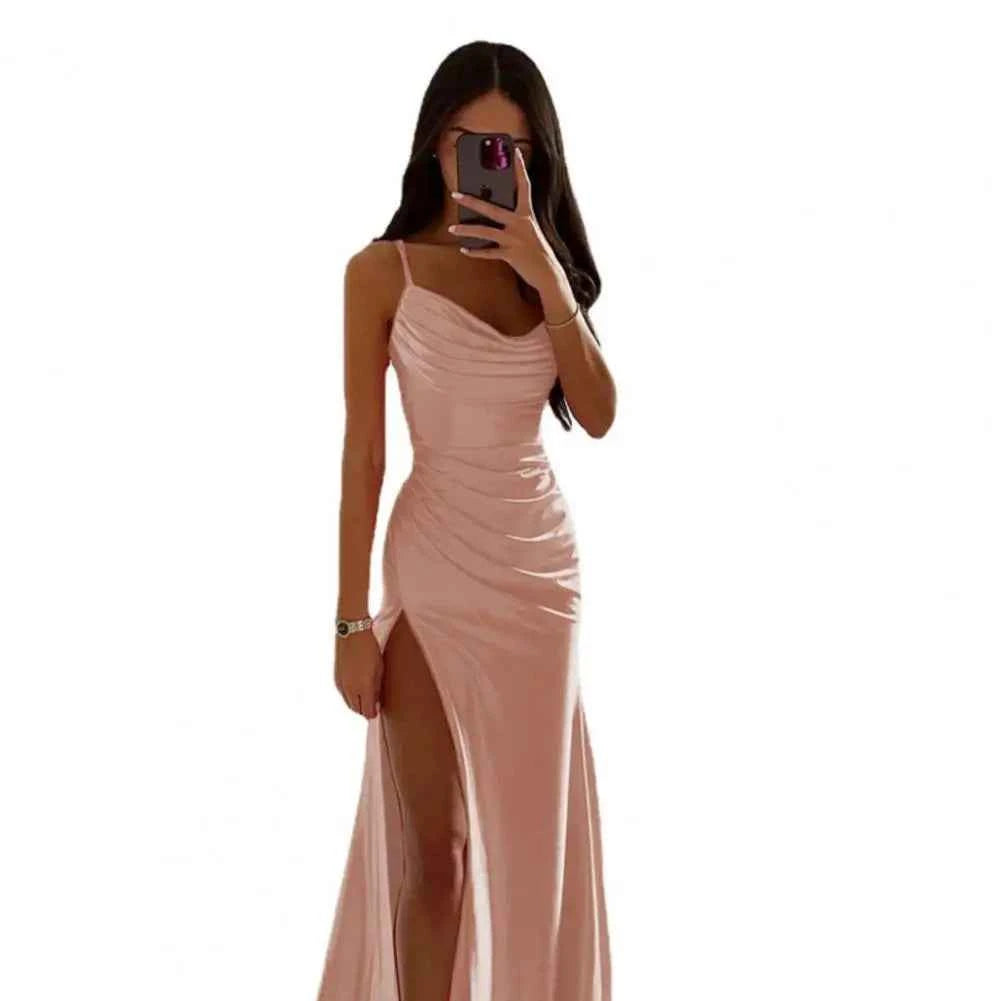 Robe Maxi Élégante à Dos Plissé